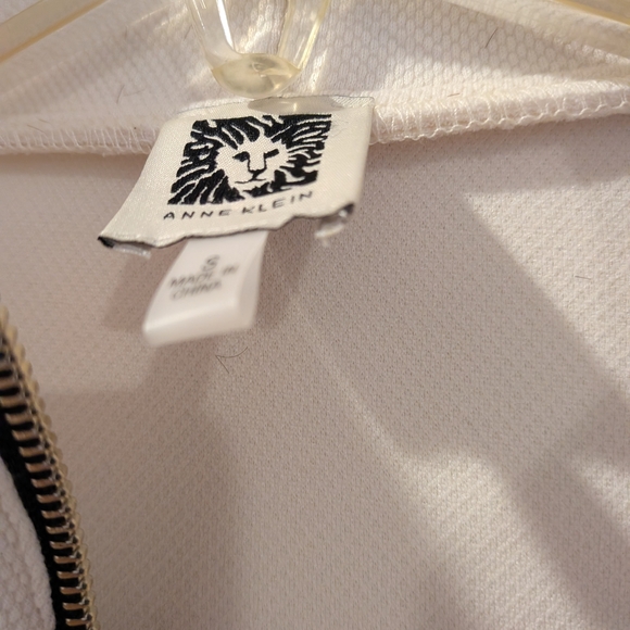 Anne Klein Lightweight Zip-Front Jacket with Black Piping Pique Knit - Picture 9 of 15